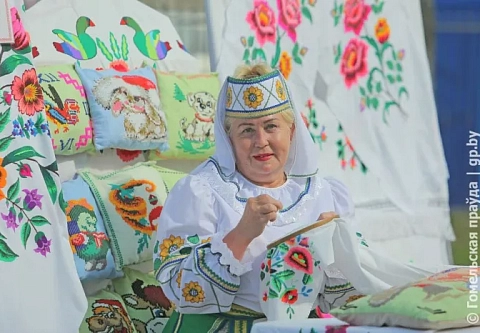 На Будакошелевщине прошел фестиваль рушников