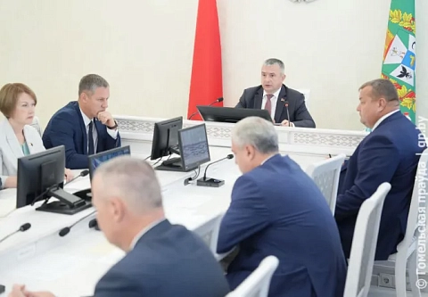 В поле и в лесу помните о сроках. На аппаратном совещании в облисполкоме рассмотрели ход работ в АПК, готовность к зиме и вопросы благоустройства
