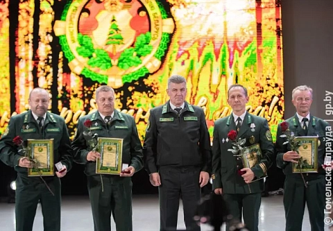 Хранители «зеленого золота». В Гомеле отметили труд работников лесной отрасли