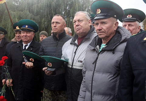 Пограничники Гомельщины и Брянщины почтили память Героя Советского Союза Николая Сушанова
