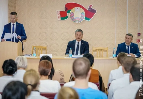 Помощник Президента – инспектор по Гомельской области Руслан Пархамович встретился с трудовым коллективом Брагинской ЦРБ