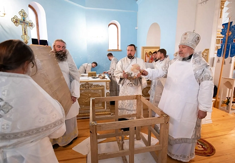 Не просто здание, но место присутствия Самого Бога. В Речицком районе освятили новый храм 