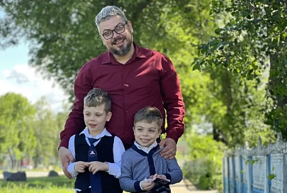 Врач Андрей Приходько из Лоева сумел найти баланс в воспитании детей, работе, кулинарии, рыбалке, конструировании и стрельбе из лука