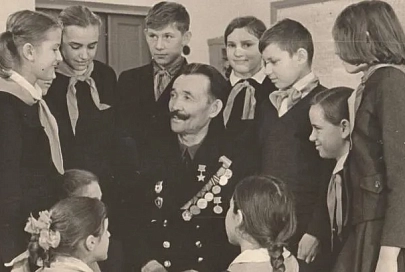 Музей средней школы № 5 Рогачева имени 120-й гвардейской стрелковой Рогачевской Краснознаменной дивизии хранит героическое наследие предков
