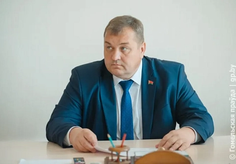 Помогите, меня загнали в угол... Дмитрий Петрожицкий провел прямую линию