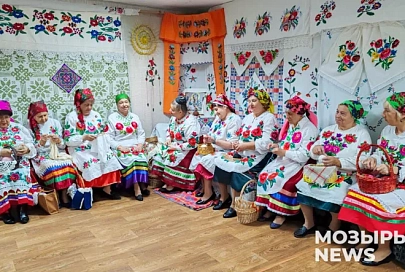 Старшее поколение Мозыря делится народным наследием в программе «Наперад у мінулае»
