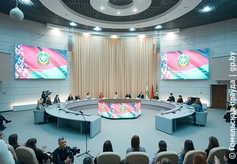 Почувствовать сердцем профессию. В Гомеле прошел первый республиканский молодежный форум системы соцзащиты «Время выбрало нас!»