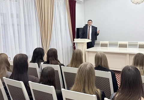 Учащиеся отделения правоведения торгово-экономического колледжа посетили экономический суд Гомельской области