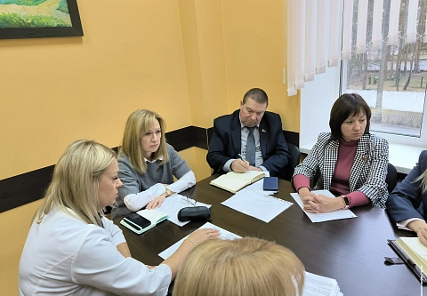 Не поучать, а принимать. В Гомеле обсудили профилактику суицидов и парасуицидов среди детей