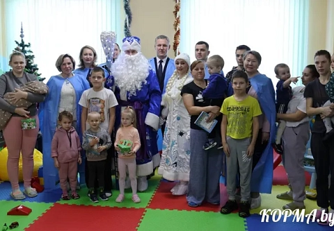Акции «Наши дети» и «От всей души» прошли в Корме с участием помощника Президента – инспектора по Гомельской области Руслана Пархамовича