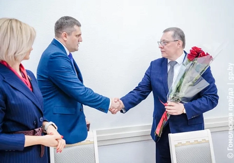 Председатель Верховного Суда Беларуси Андрей Швед представил коллективу нового руководителя экономического суда Гомельской области