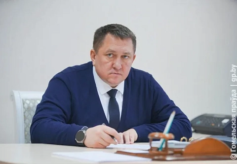 Убрать песок и найти работу: управляющий делами облисполкома Алексей Васюченко провел прямую линию