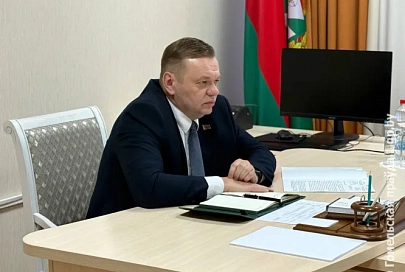 Не предупредили о сокращении: заместитель председателя облисполкома Дмитрий Алейников провел прием граждан