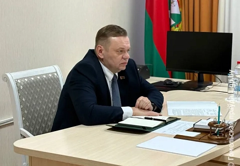 Не предупредили о сокращении: заместитель председателя облисполкома Дмитрий Алейников провел прием граждан