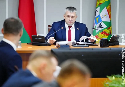 Кадровый день в облисполкоме: новый директор у Наровлянского спецлесхоза, а в Лоеве – управляющий делами