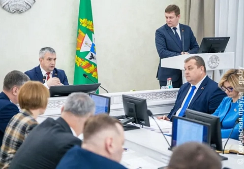 Ремонтировать в тепле - только так. На аппаратном совещании облисполкома обсудили подготовку сельхозтехники к весенним работам 