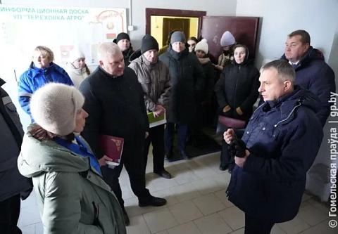Технология кормления и поения, содержание телят в морозы: губернатор Иван Крупко проинспектировал молочно-товарные комплексы Добрушского района 