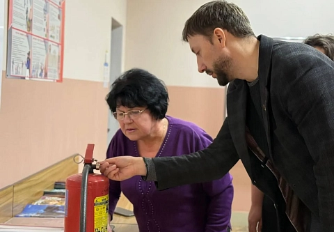 Посмотрите, как в Ветковском центре культуры заботятся о безопасности сотрудников