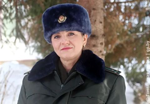 Почтальон решила кардинально сменить профессию и стала пограничником