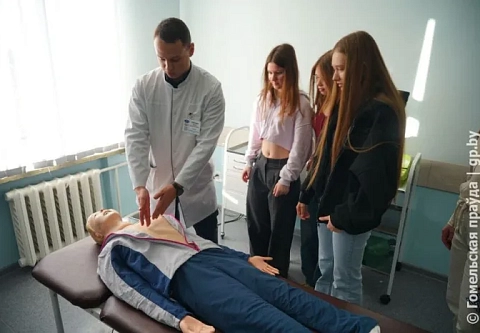 Быстро среагируют и спасут: в Гомельском медуниверситете стартовал образовательный проект «Запусти сердце»