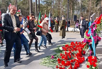 У мемориала на месте Озаричского лагеря смерти прошел митинг-реквием