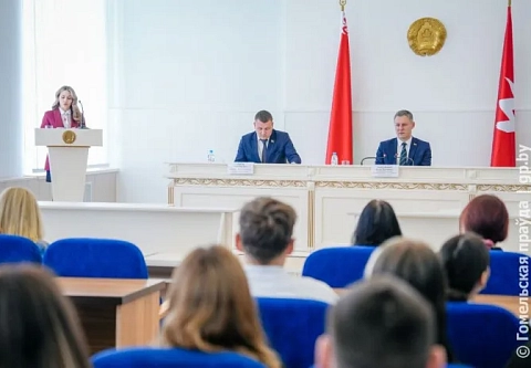 Сделайте так, чтобы люди помнили: Помощник Президента – инспектор по Гомельской области Руслан Пархамович провел рабочий день в Ветковском районе