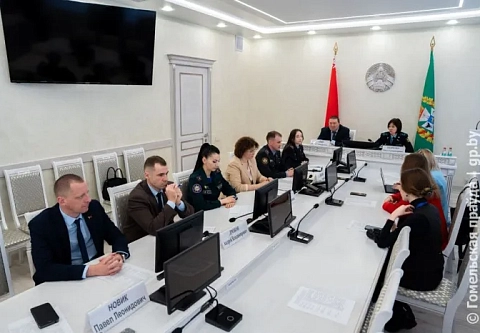 Не ходить на лед и помнить правила дорожного движения: в Гомеле обсудили безопасность и занятость школьников в период весенних каникул