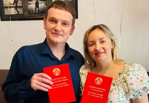 Настоящая любовь справится со всем: в Житковичах молодожены зарегистрировали брак на дому