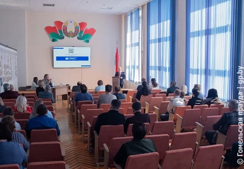 Разложили на атомы. Представители «Гомельскай праўды» и «Правда Радио» встретились с коллективом Института механики металлополимерных систем имени В. А. Белого НАН