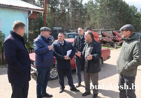 В маршруте – лидеры агропромышленного комплекса. Бизнесмен из Узбекистана изучил опыт Гомельщины по выращиванию картофеля 