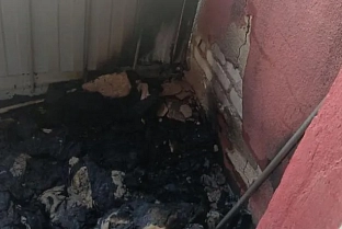 В Ельске спасатели ликвидировали пожар в общежитии