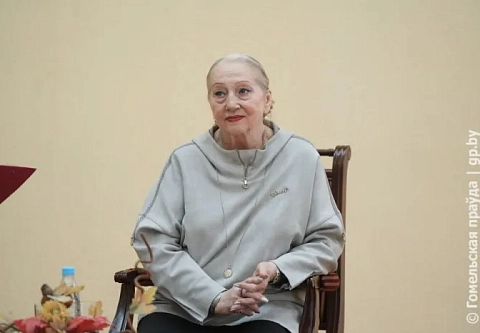 Мама сказала: «Езжай, ты поступишь». В Гомеле состоялась встреча с актрисой областного драмтеатра Людмилой Корховой