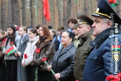 В Ветковском районе перезахоронили останки мирных жителей, погибших от рук фашистов