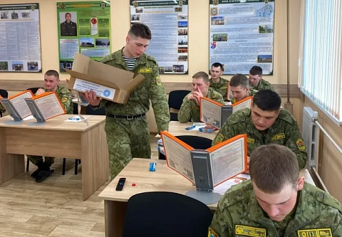 Письмо солдату: коллектив областного отделения Белорусского детского фонда побывал на погранзаставе «Новая Гута»