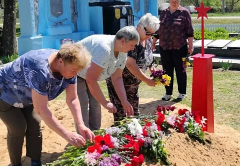 В Калинковичском районе состоялась церемония перезахоронения останков солдат, погибших в годы Великой Отечественной войны