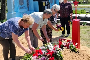 В Калинковичском районе состоялась церемония перезахоронения останков солдат, погибших в годы Великой Отечественной войны