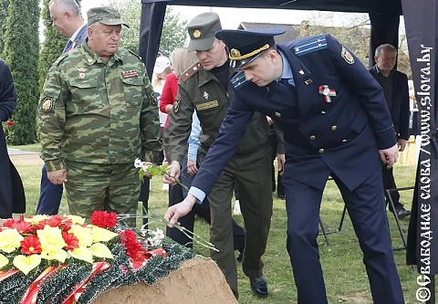 В Рогачевском районе перезахоронили останки четырех неизвестных красноармейцев