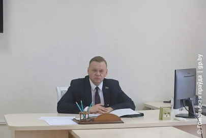 Хорошая должность и медицинские показания: два человека пришли на прием к заместителю председателя облисполкома Дмитрию Алейникову