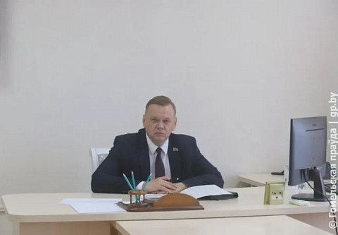 Хорошая должность и медицинские показания: два человека пришли на прием к заместителю председателя облисполкома Дмитрию Алейникову
