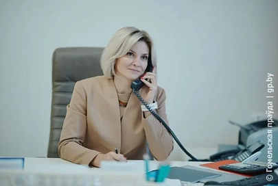 Аварийные деревья и слабый сигнал светофора. Прямую телефонную линию провела член Совета Республики, заместитель председателя облисполкома Ксения Пантюхова