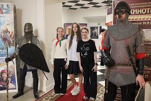 Презентовал лично режиссер. В кинотеатре имени М.И. Калинина гомельчане увидели премьеру «Богатырей»