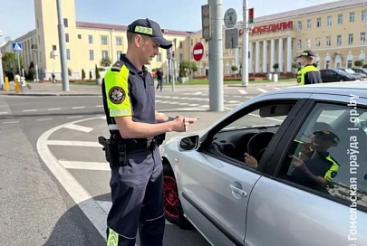В Гомеле сотрудники ГАИ напомнили водителям о необходимости включать ближний свет фар