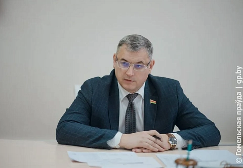 Во дворе вода, на улице трактор: заместитель председателя облисполкома Андрей Барановский провел прием граждан 