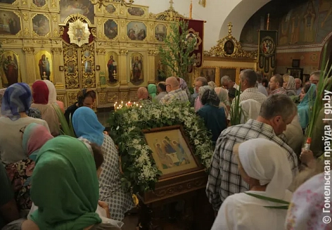 31 мая православные верующие празднуют День Святой Троицы