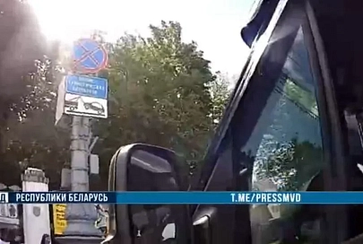 В Гомеле задержали пьяного водителя, который перевозил 19 подростков