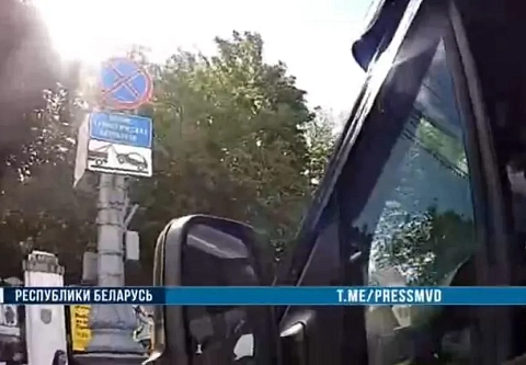 В Гомеле задержали пьяного водителя, который перевозил 19 подростков