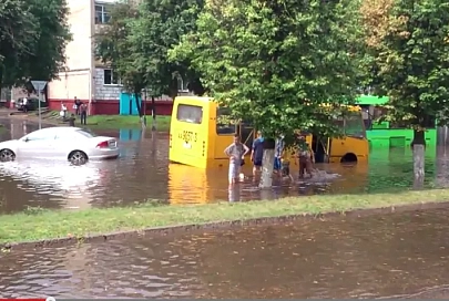 Потоп в Гомеле на ул. Б.Хмельницкого 