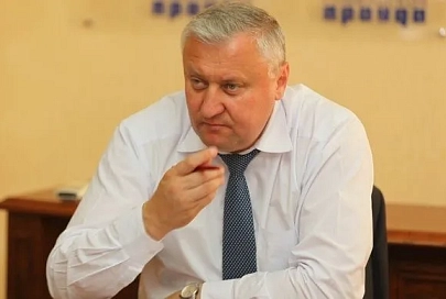 На то и власть, чтобы решать проблемы людей