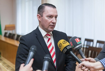 Заместителю председателя облисполкома Владимиру Горбачеву на прямую линию пытались дозвониться 11 тысяч человек