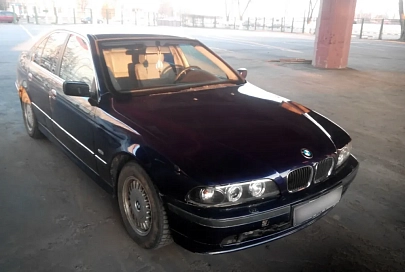 В Рогачевском районе таможенники изъяли BMW 525і с поддельными документами